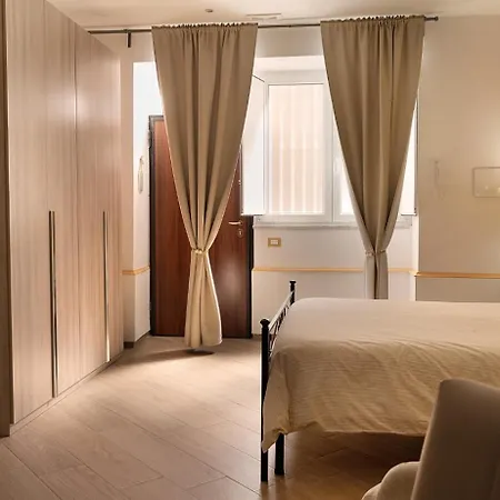 Bed and Breakfast Domus Cuomo *